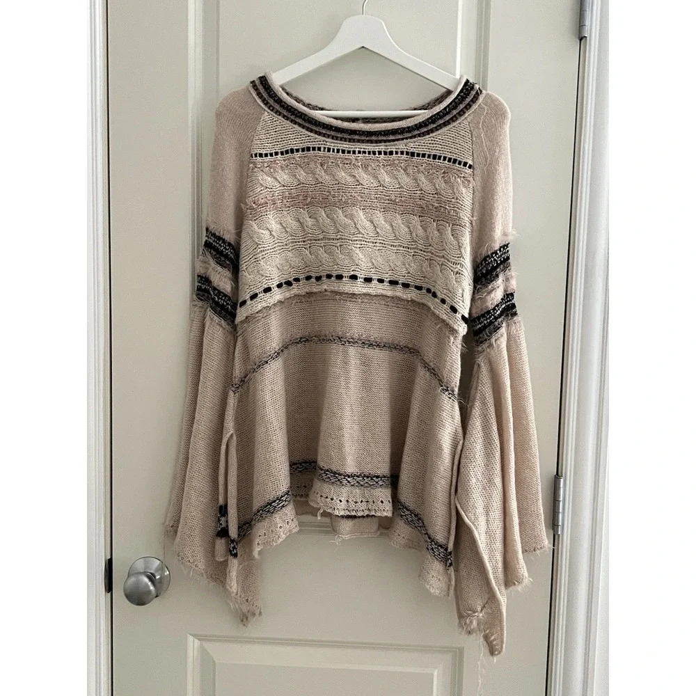Free People Craft Time Bell Sleeves Tunic Sweater Size XS Boho Whimsy